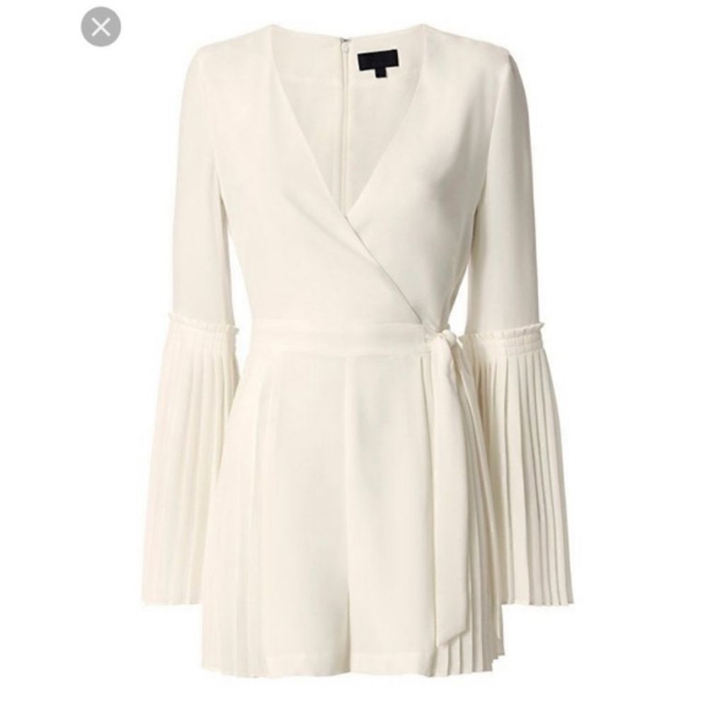 🆕️ INTERMIX Kingston Pleats Long Sleeve Jumpsuit in Ivory White